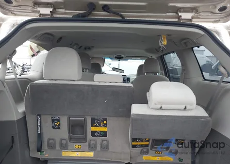 2011 Toyota Sienna Le V6 from USA, damaged, VIN 5TDKK3DC0BS003599